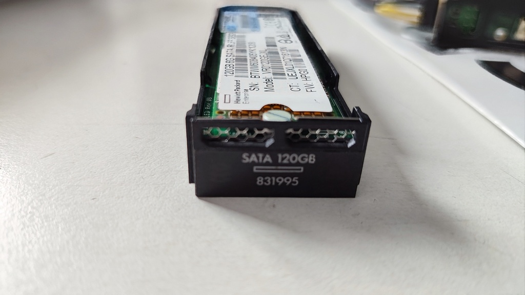 HPE 120G SSD SATA  RI uFF 原装固态硬盘 831995-001